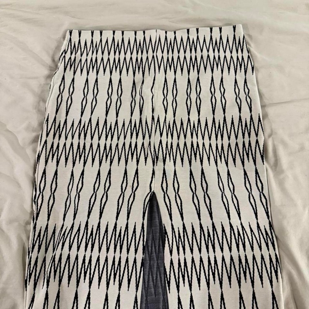 Zara Black White Geometric Knit Midi Skirt Slit Minimalist Y2K Office Siren